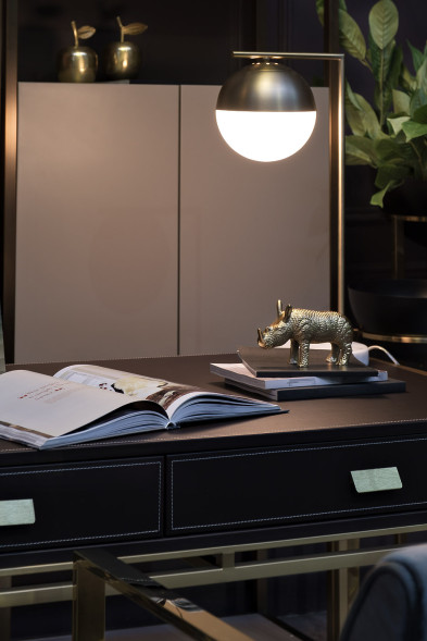 Лампа настольная с матовым плафоном, золото 22-88228