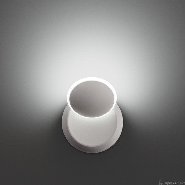 1025 белый светильник настенный