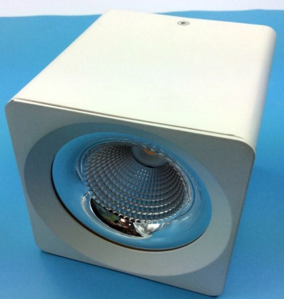 Светильник точечный L3942BA50-40W