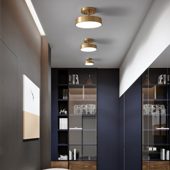 Торшер На Мраморном Основании, Имитирующий Уличный Фонарь Из Трех Опор С Шарообразными Стеклянными Плафонами Namer