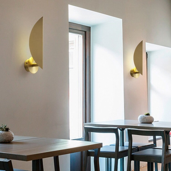 Настенный Светильник С Возможностью Изменения Угла Наклона Плафона В Виде Стилизованного Листка Seila Wall